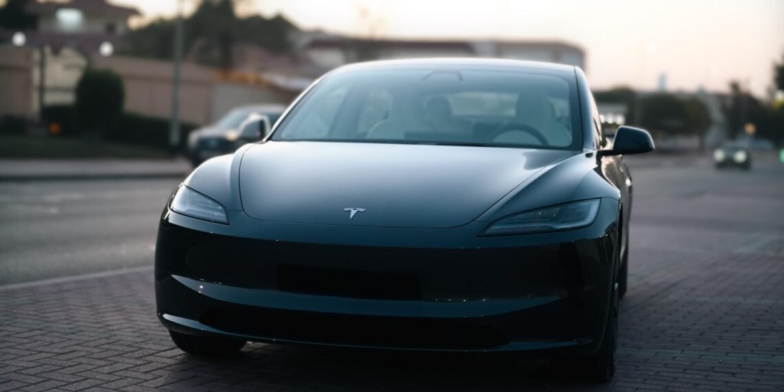 Teslas Wachstum 2023: Stark, aber langsamer & unprofitabler