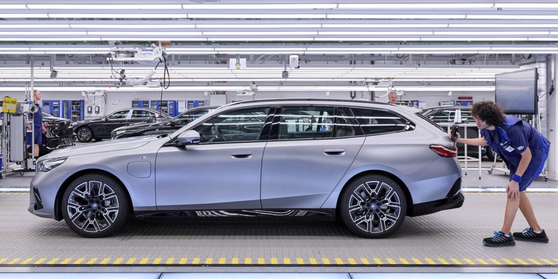 BMW-i5-Touring-Kombi-Produktion