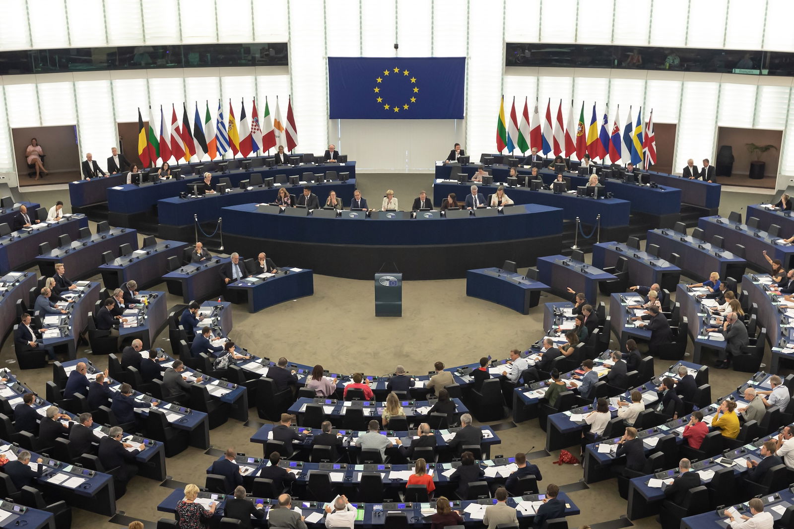 Europäisches Parlament segnet Euro-7-Verordnung ab