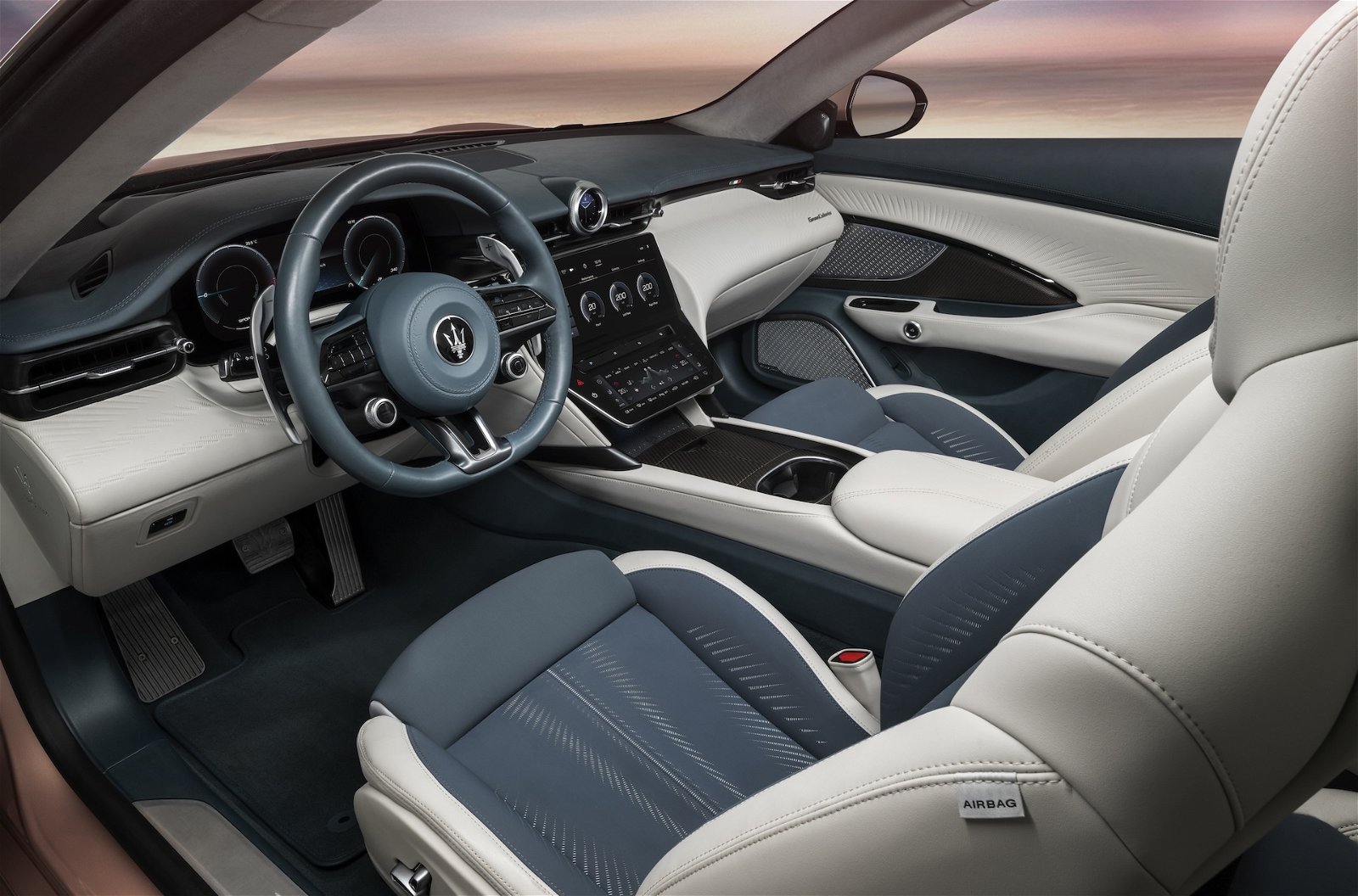 Maserati-Elektro-Cabrio-Folgore-Cockpit