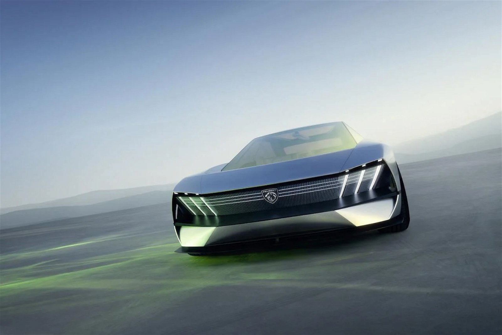 Neue, elektrische Limousine von Peugeot nach Inception-Vorbild