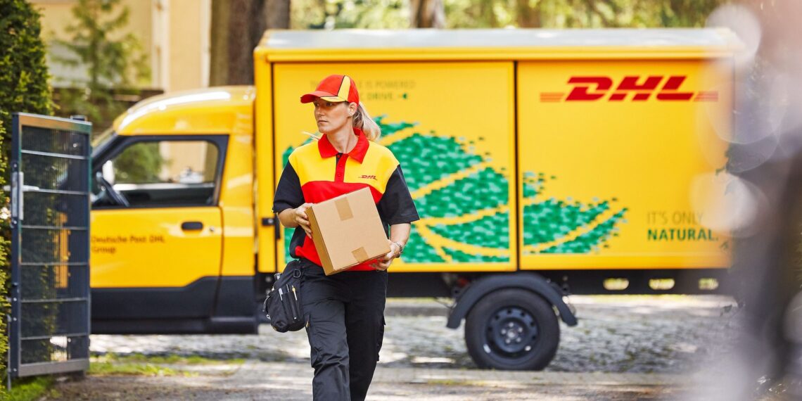 dhl-paket-gogreen-elektro-fahrzeug