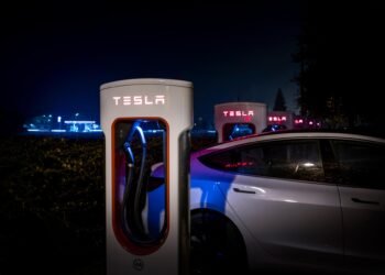Schwacher Tesla Supercharger-Ausbau stärkt Marktbegleiter
