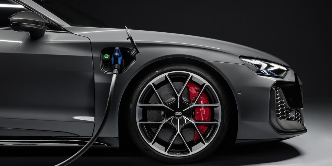 Audi-e-tron-GT-laden