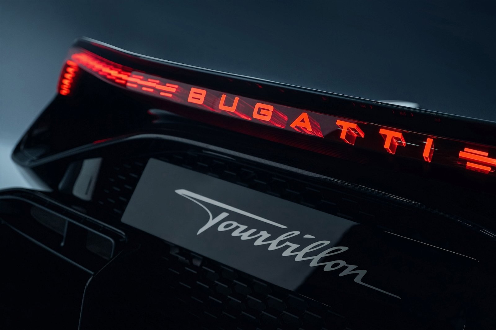 Bugatti-Tourbillion-Heck