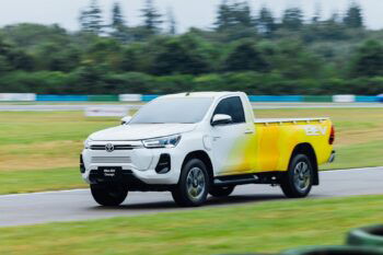 Toyota_Hilux_E-Auto