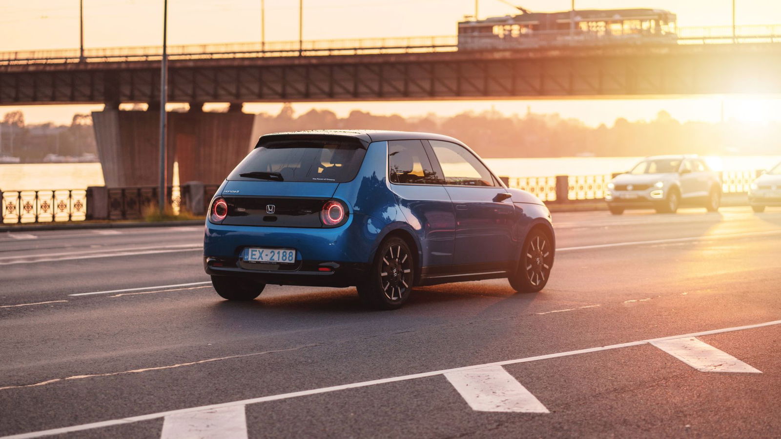 Welche-E-Auto-Marken-in-Europa-besonders-gewachsen-sind-und-wer-schrumpft