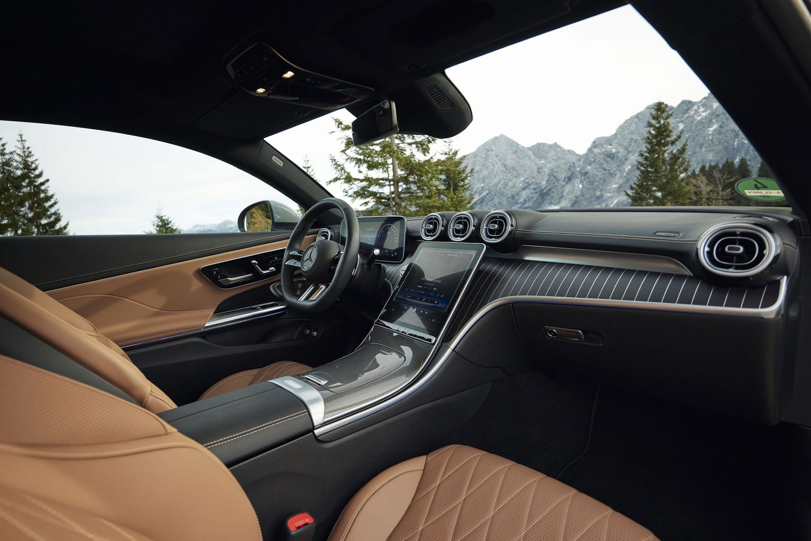 Mercedes-CLE-300-e-Coupe-Cockpit