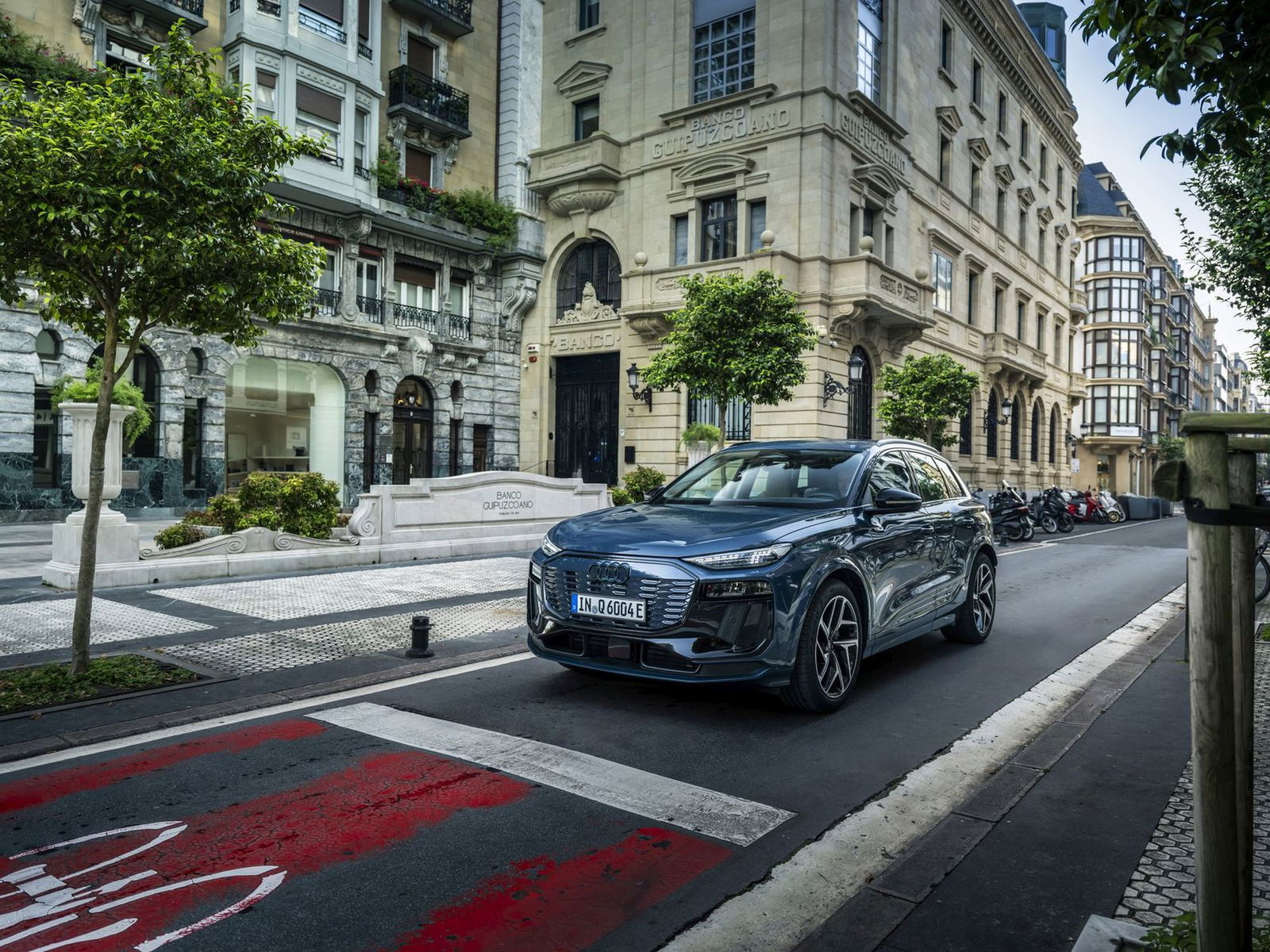 Lohnt sich der Aufpreis? Fahrbericht Audi SQ6 vs. Q6 e-tron