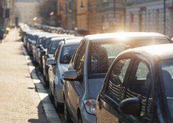 SWR-Analyse zeigt Herausforderungen der Elektromobilität