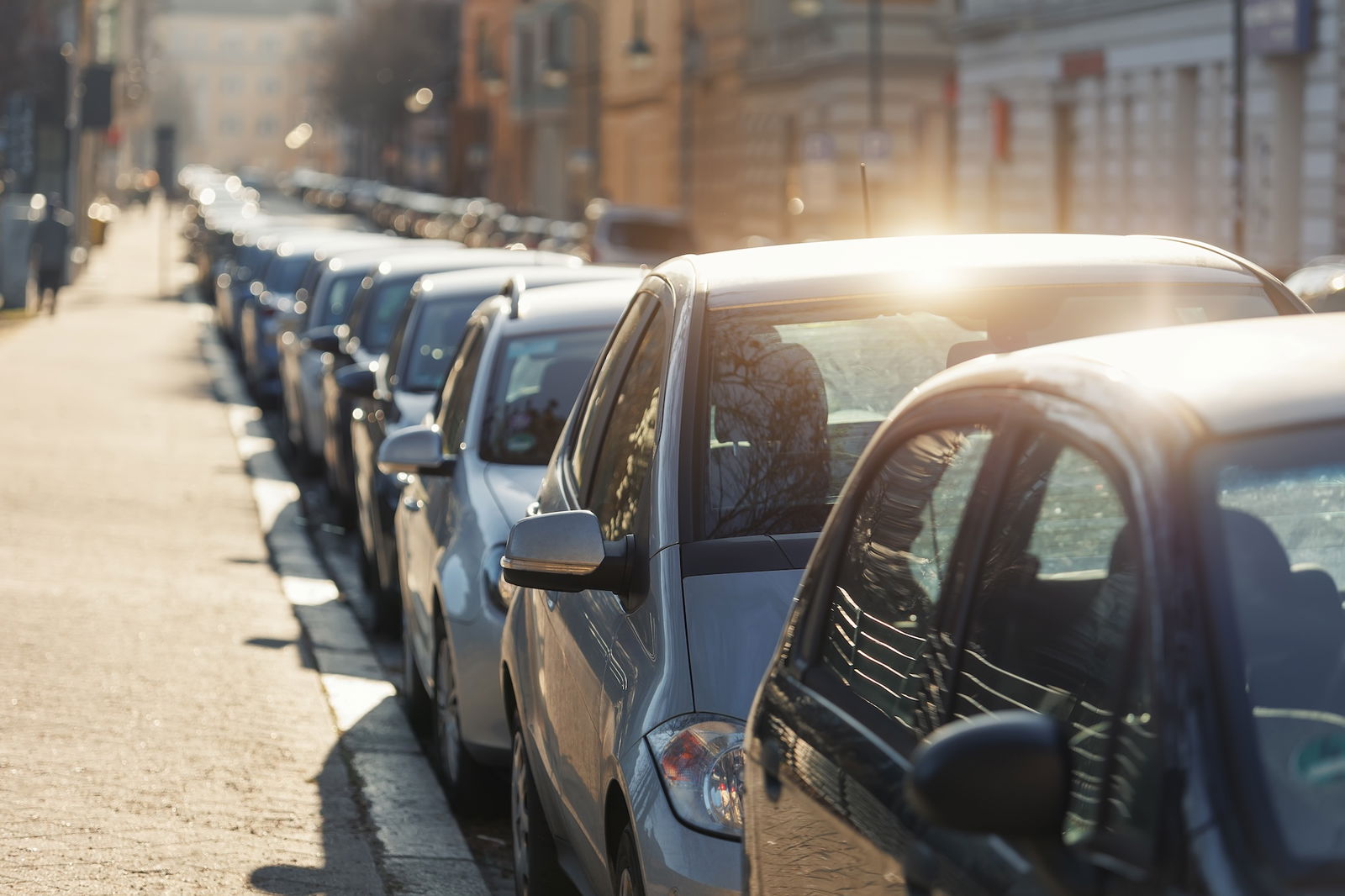 SWR-Analyse zeigt Herausforderungen der Elektromobilität