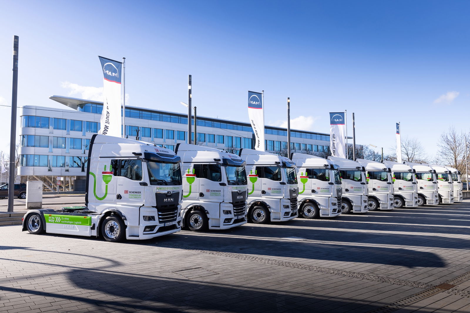 DB Schenker flottet die ersten zehn von 150 MAN-Elektro-Lkw ein