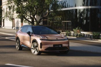 LYNKCO_08-plug-in-hybrid