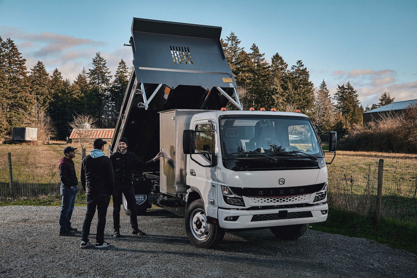 Daimler Truck liefert ersten Rizon-Lkw in Kanada aus