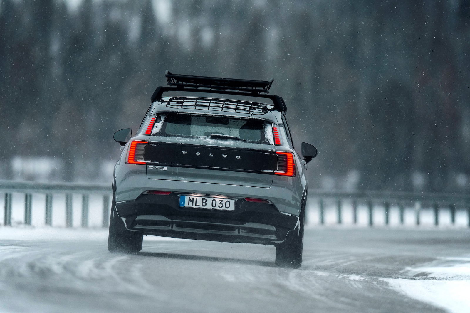 Volvo EX30 Cross Country – exterior
