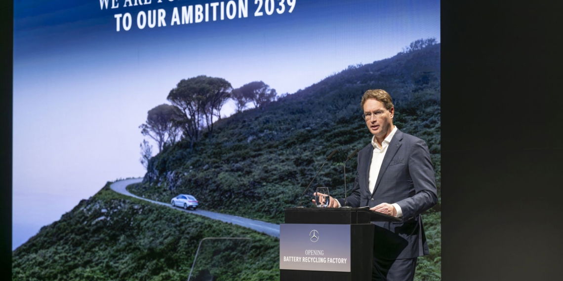 Mercedes-Sparstrategie: Weniger Manager, mehr Effizienz?