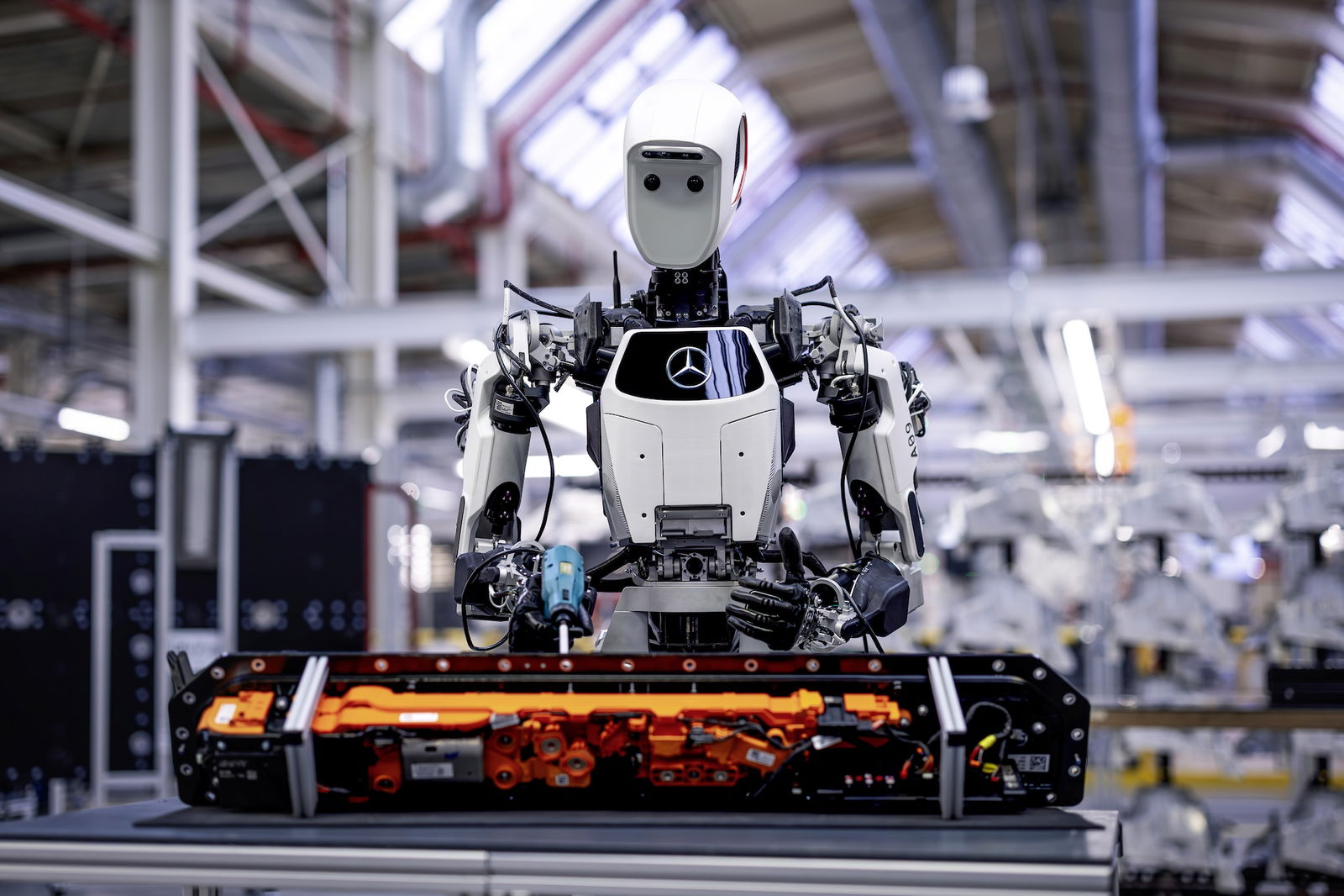 Berlin-Werk-Marienfelde-Mercedes-Benz-Roboter-Produktion