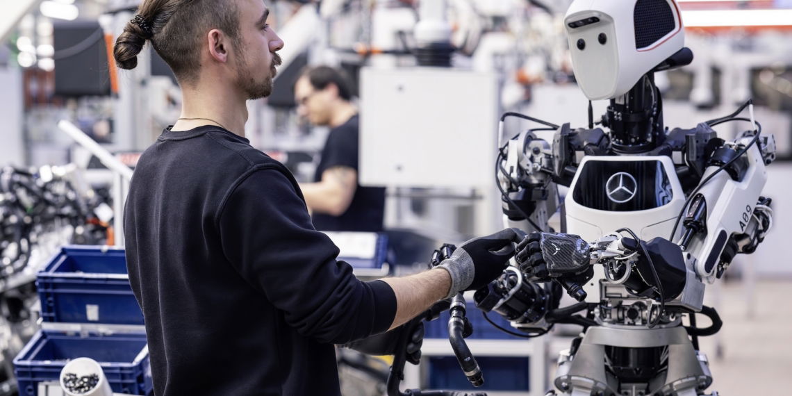 Berlin-Werk-Marienfelde-Mercedes-Benz-humanoide-Roboter-KI