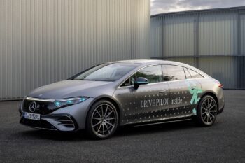 Mercedes-Benz erhält Genehmigung zur Erprobung spezieller Markierungsleuchten für automatisiertes Fahren in Deutschland