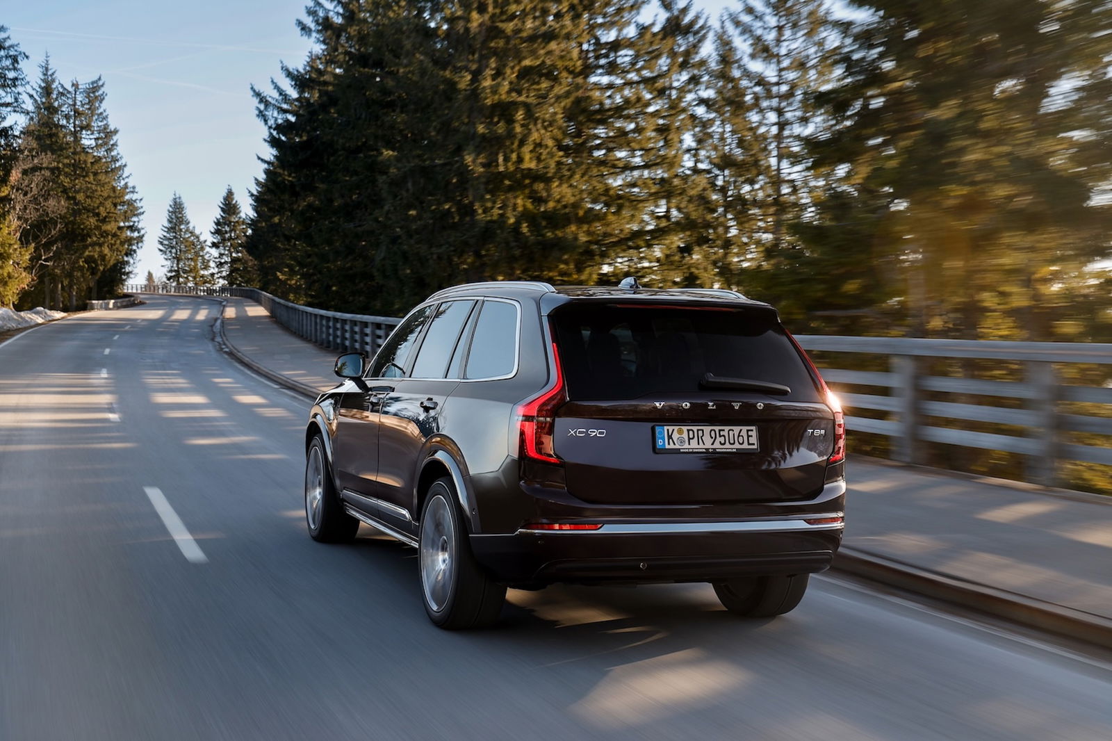 Volvo-XC90-Plug-in-Hybrid-Heck