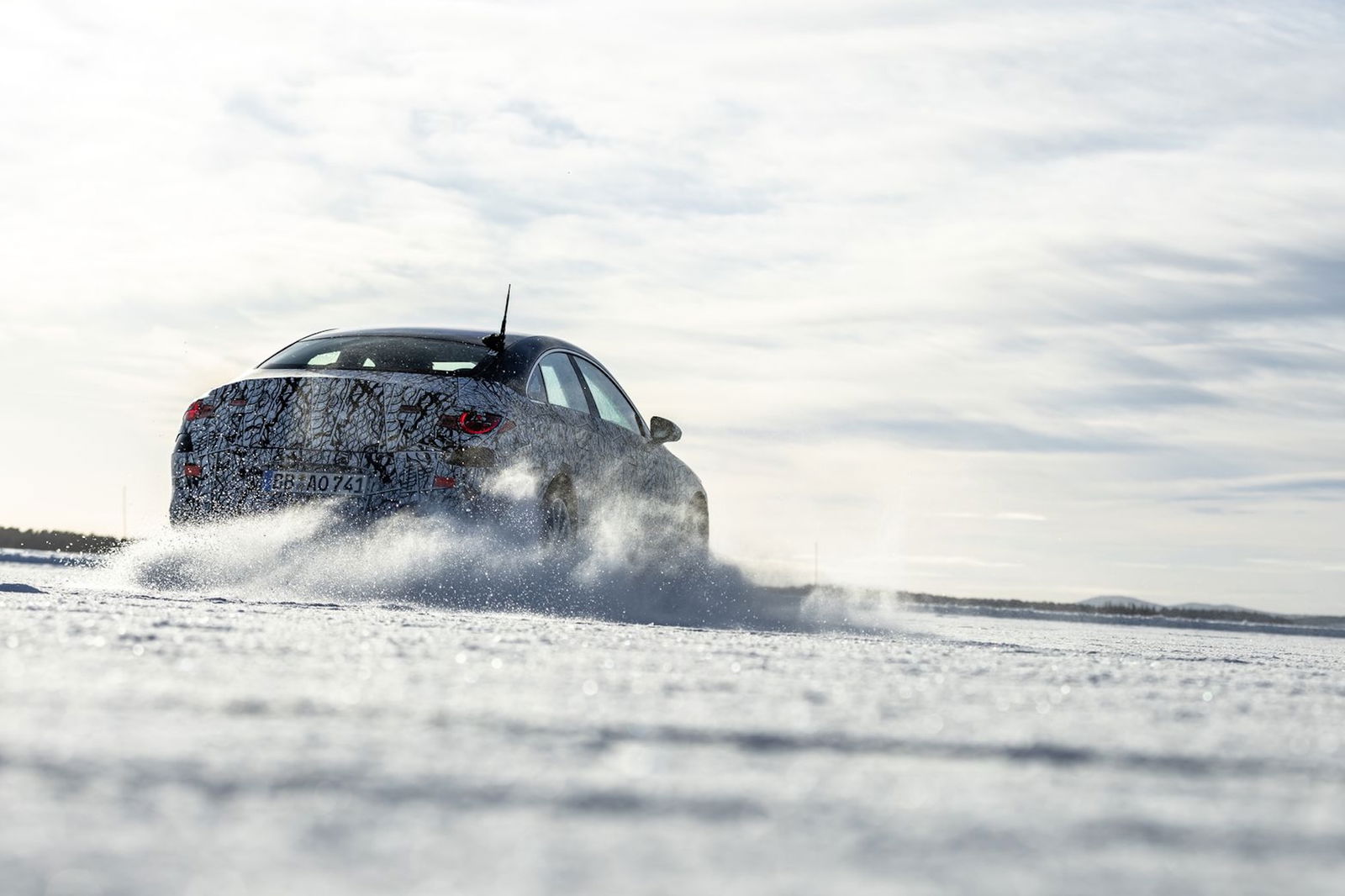 Wintererprobung-Mercedes-CLA-EQ-dynamisch