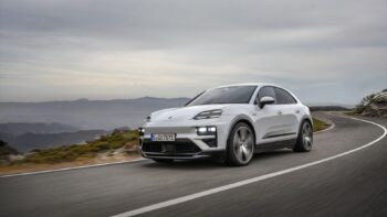 Porsche investiert trotz sinkender Gewinne weiter