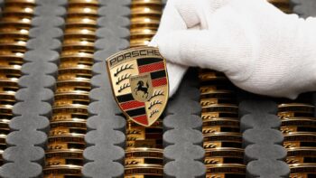 Porsche streicht Batteriepläne und senkt Prognose