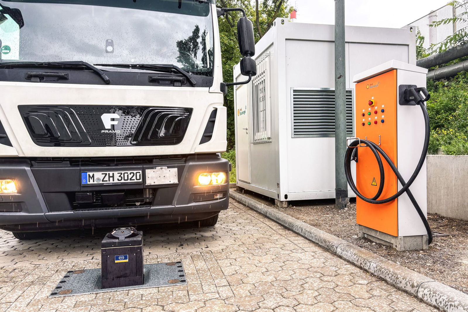 Mega-Laden: Wie Lkw in Minuten geladen werden können