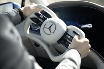 Steer-by-Wire wird Realität bei Mercedes-Benz: völlig neuartiges Lenkgefühl kombiniert mit maximaler Sicherheit