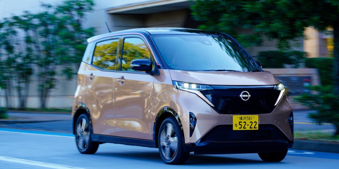 Nissan-Sakura-Kei-Car-Test
