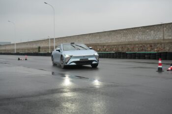 Chery bringt Exlantix E-SUV und -Limousine nach Europa
