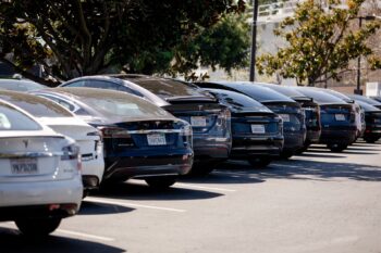 Telekom nimmt Tesla aus dem Dienstwagenangebot