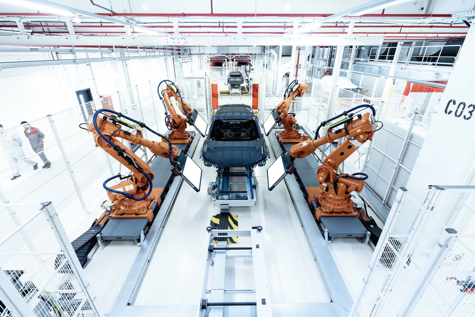 Audi-E-Auto-Produktion-Ingolstadt-Qualitaetskontrolle