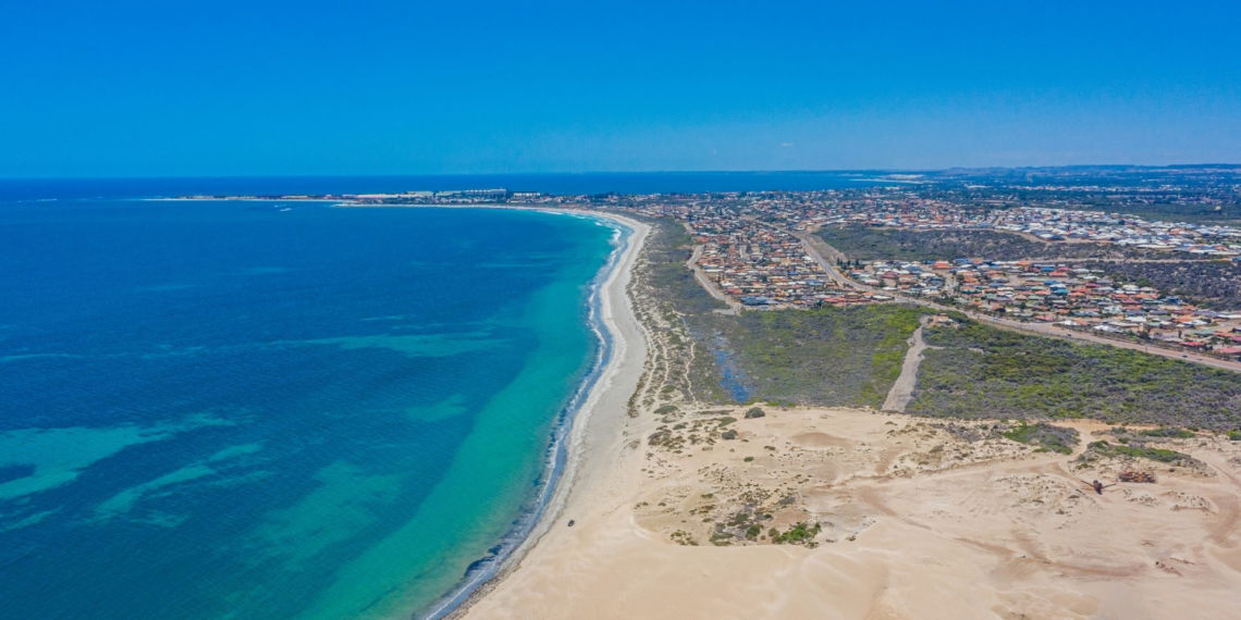 Die Stadt Geraldton in Australien. Gut 20 km nördlich davon könnte ein Tiefseehafen für den Export von Wasserstoff nach Europa entstehen