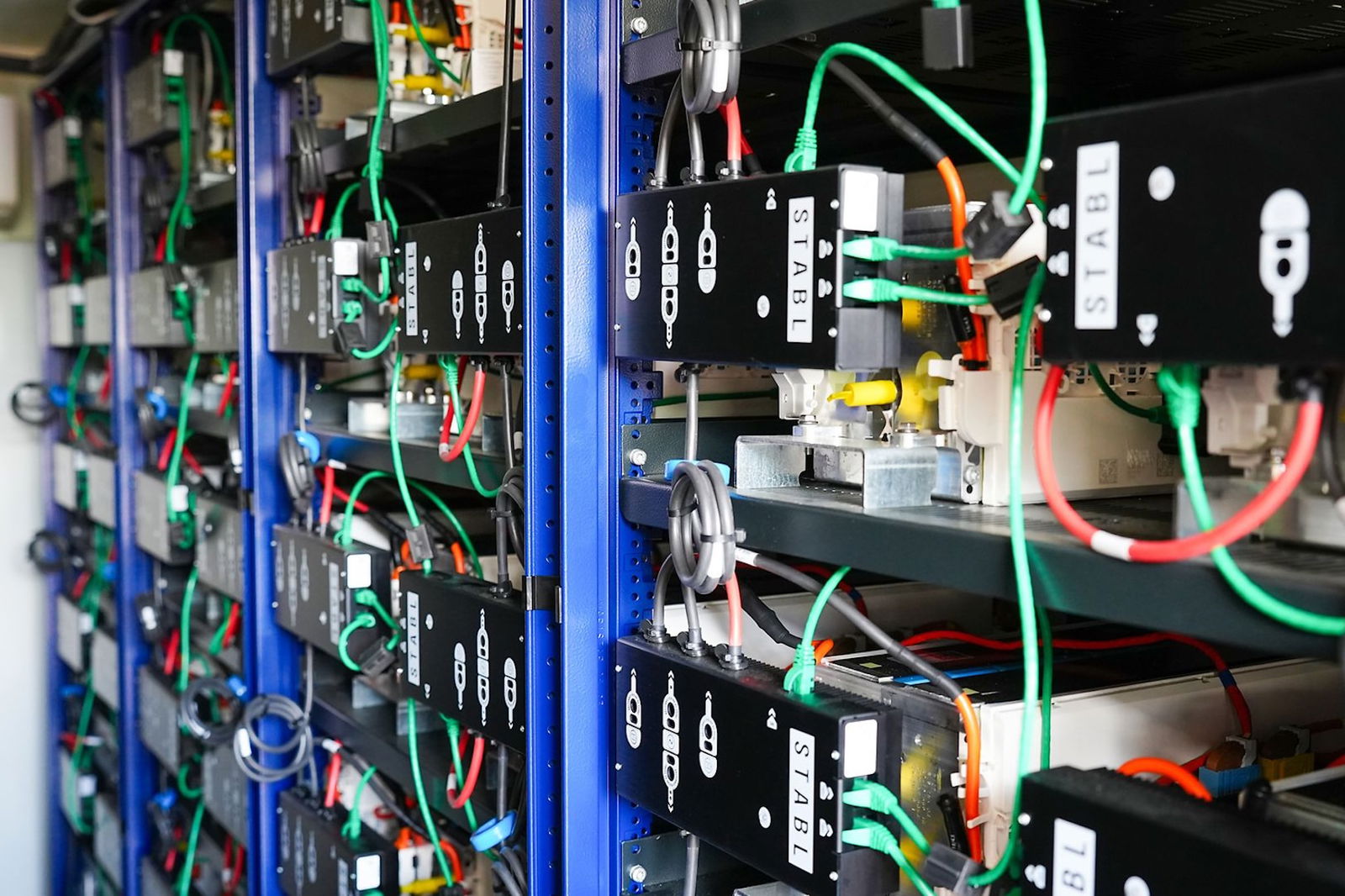 Erstes ICE-Werk bekommt Second-Life-Batteriespeicher