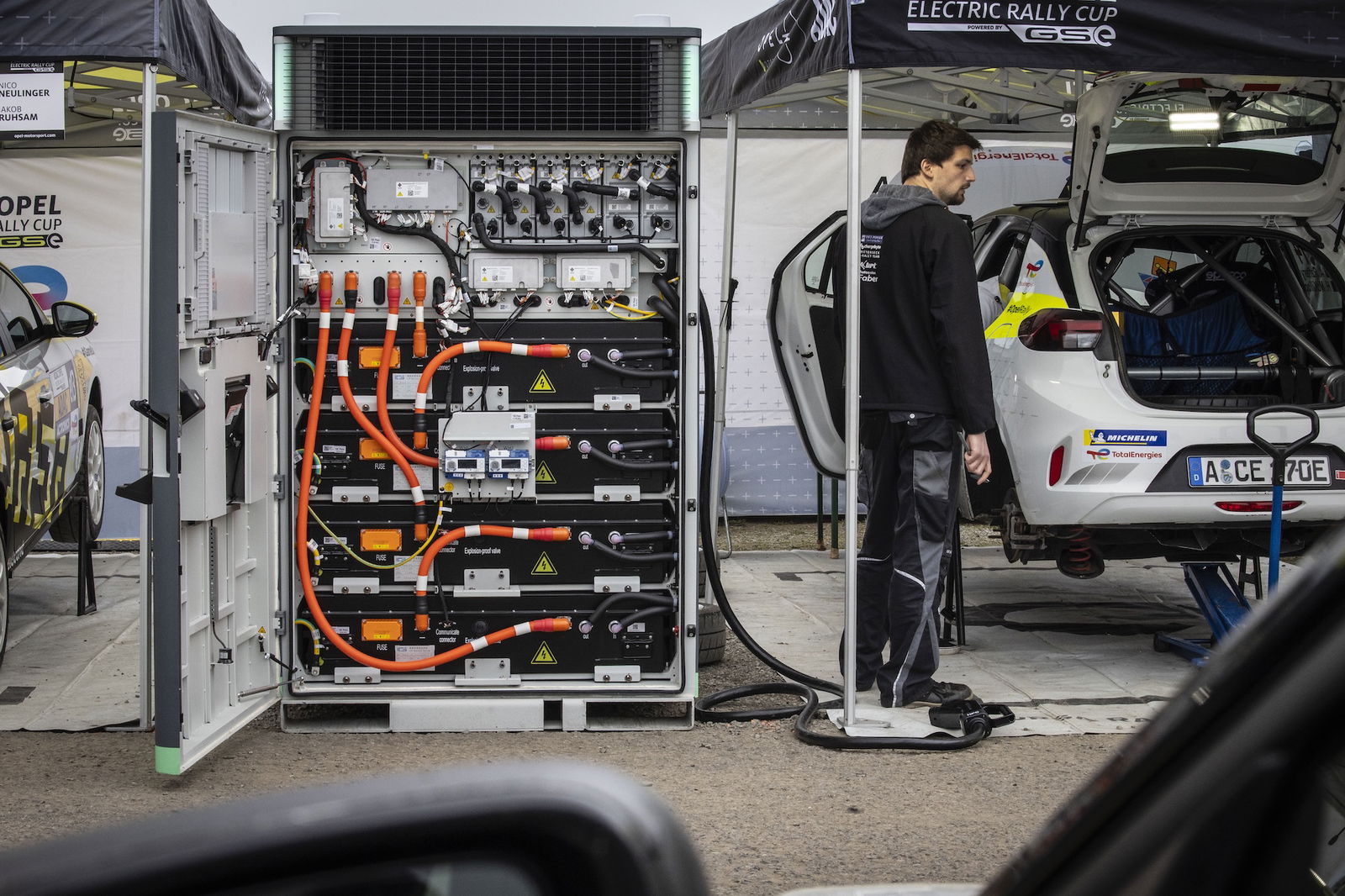 Ladeinfrastruktur-ADAC-Opel-Electric-Rally-batteriespeicher