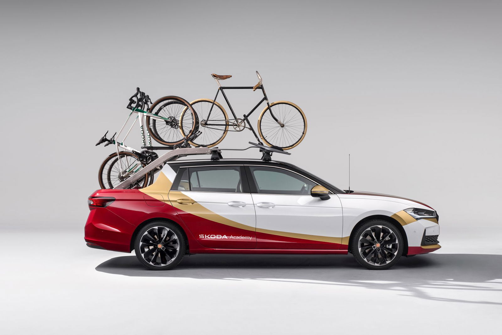 Škoda: Plug-in-Pick-up für die Tour de France aus Tschechien