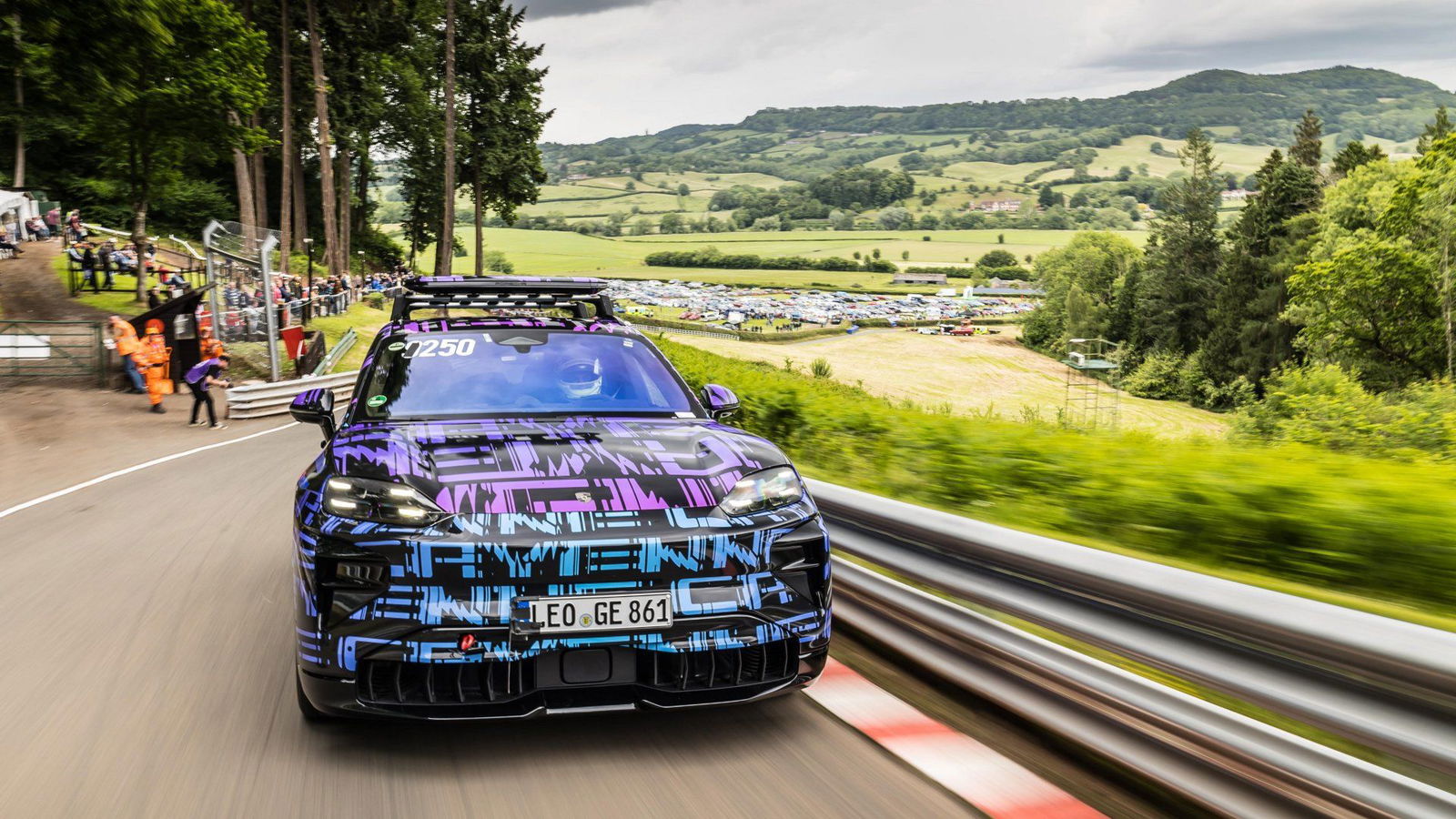 Porsche-testet-den-Cayenne-Electric-unter-Extrembedingungen