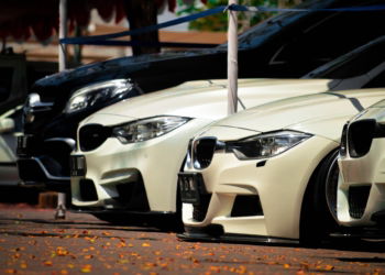 BMW und Mercedes haben das CO₂-Ziel der EU schon erreicht